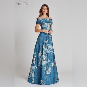 Perfect Mother of the Bride/Groom dress! Only worn once. EXCELLENT condition!